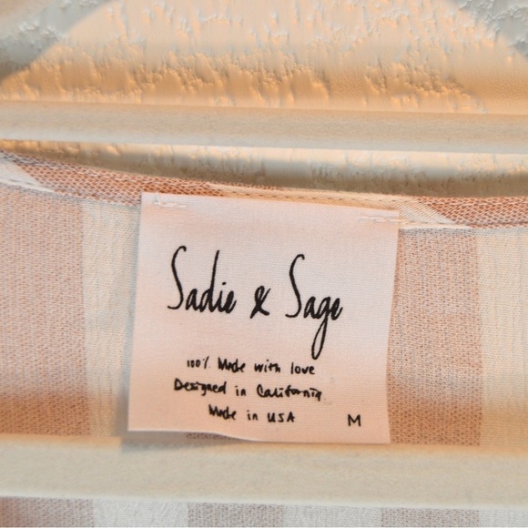 SADIE & SAGE V-Neck Crossover Bell Sleeve Top, Blush & White - Medium - Picture 5 of 9